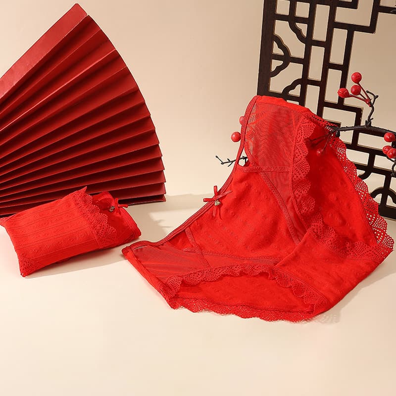 Pure cotton red underwear for women's zodiac year, seamless lace mid-waist triangle panties, sexy plus-size breathable shorts.
