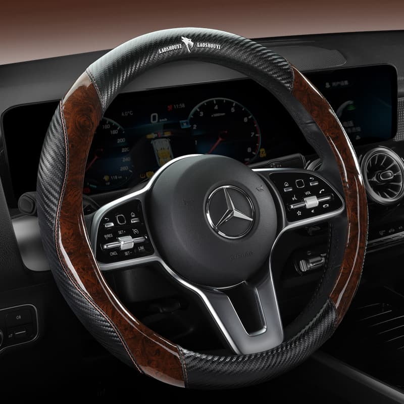Carbon fiber pattern car steering wheel cover for all seasons, delicate texture, breathable peach wood grain handlebar cover, car sweat-absorbent