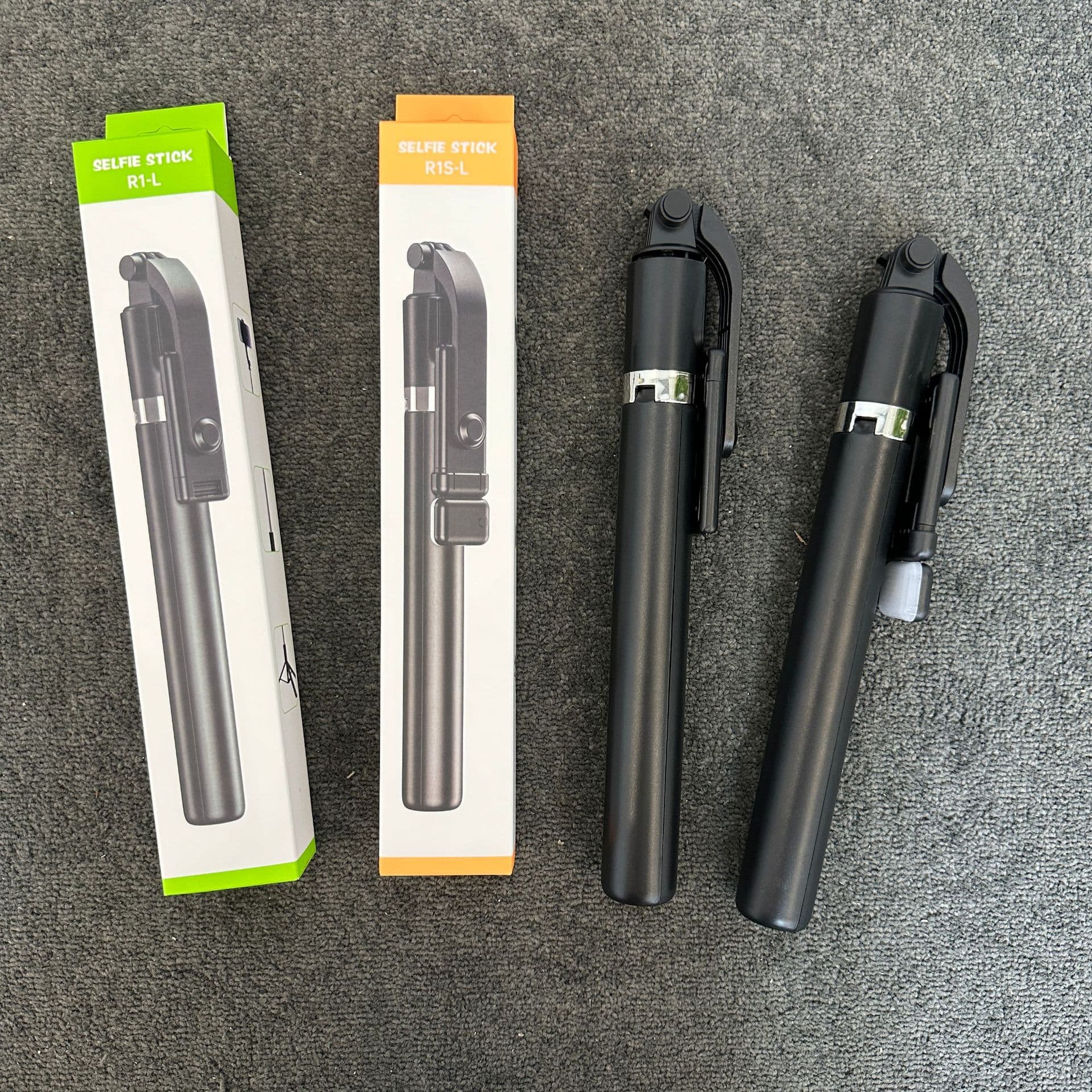 Factory Direct R1L R1S L1.7-Meter Extended Retractable Bluetooth All-in-One Fill Light Handheld Selfie Stick