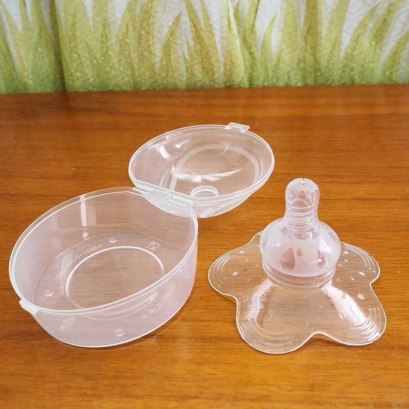Floral-shaped silicone nipple shield, breathable and soft silicone nursing cover for bite prevention, maternity and nursing supplies.