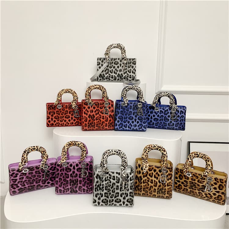 Cross-border bags women's new high-end hot girl leopard print retro handbag texture niche single shoulder crossbody bag