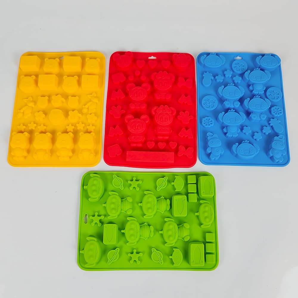 Silicone Chocolate Cake Mold Bear Stitch Robot Digimon Squishy Wax Bottle Candy Mold
