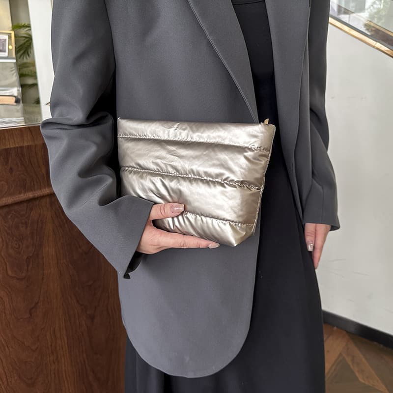 Best-selling bags Korean niche handbag large capacity cotton-padded tote women's bag trendy minimalist shoulder bag wholesale