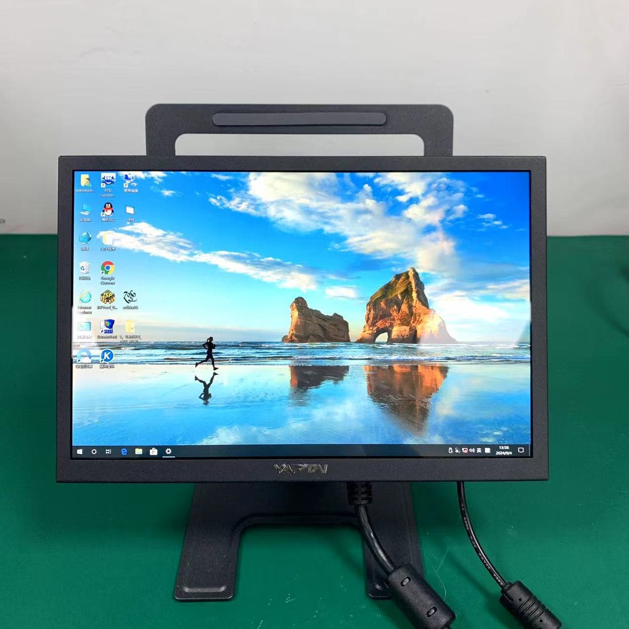 10.1-inch Vehicle Monitoring TV Display 1200P HD BNC+USB High Brightness 700Nit Display