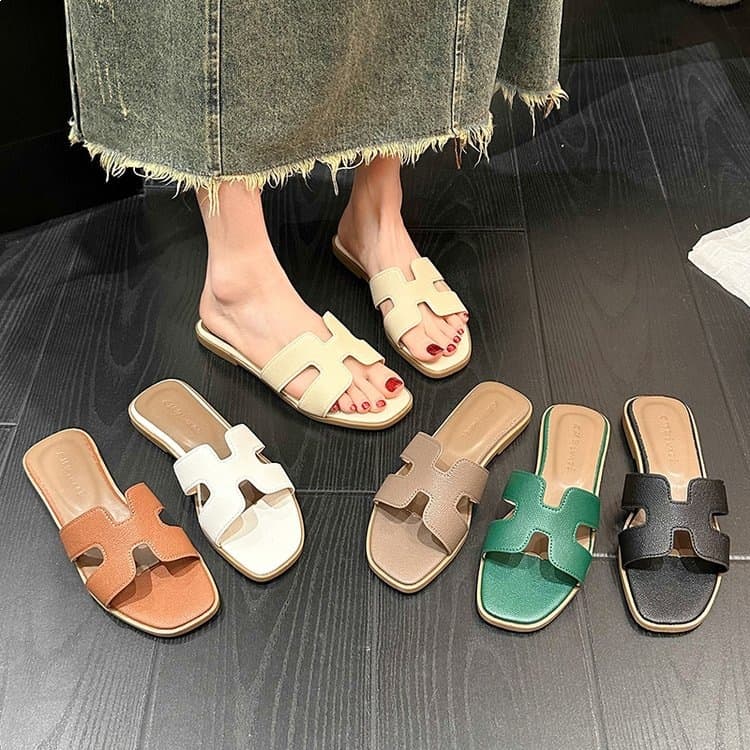 Fairy style slippers for women summer outer wear 2026 summer new Korean version flat bottom versatile beach shoes sandals for women