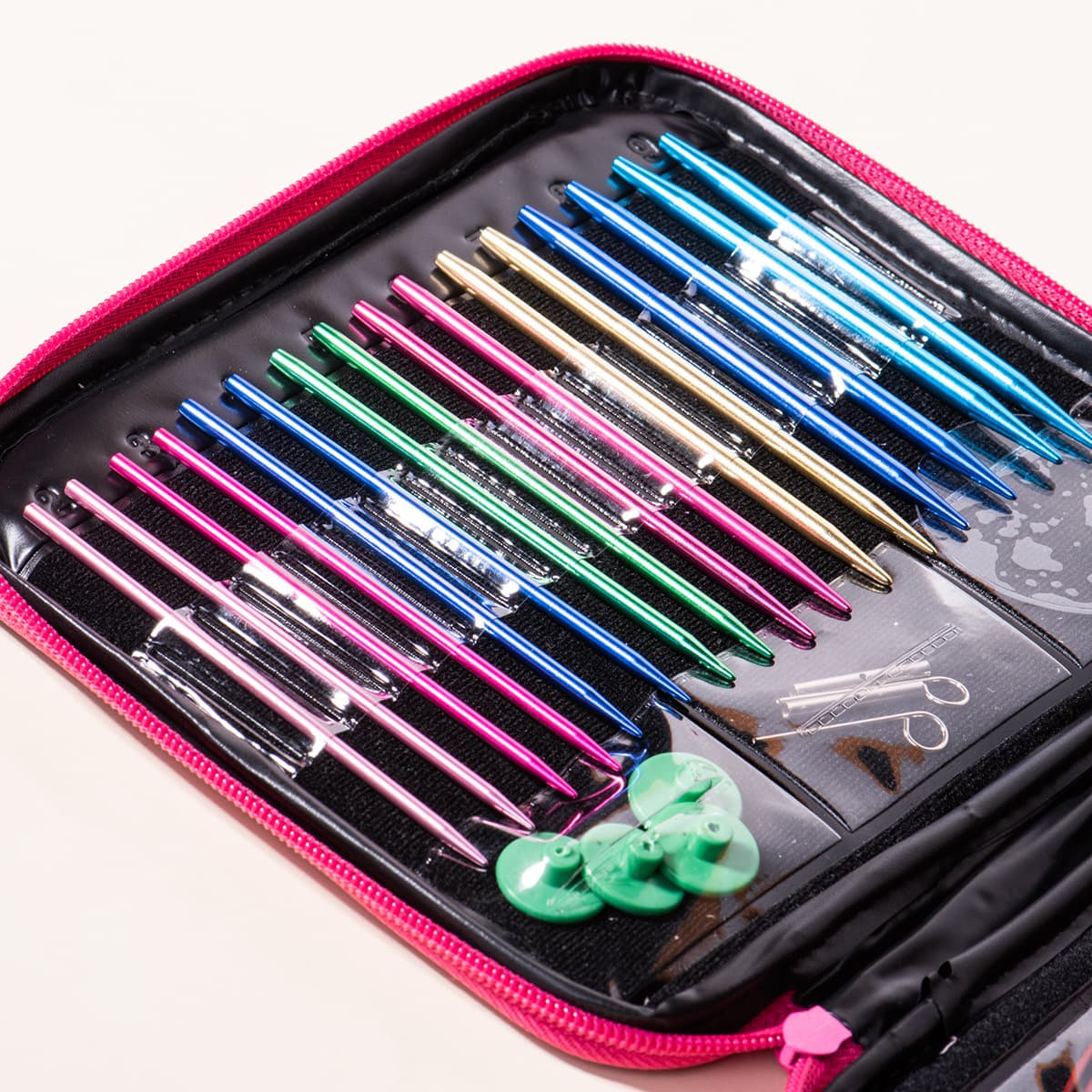 Detachable circular needle set, anodized aluminum knitting needle tools for sweater knitting.
