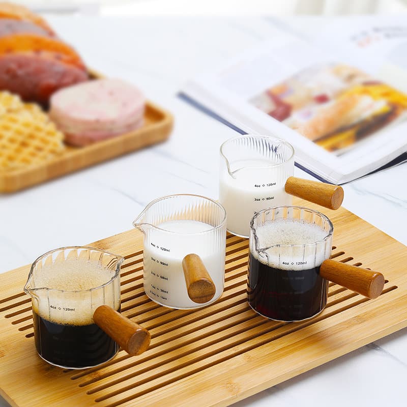 Household transparent espresso milk scale measuring cup plus milk cup mini sauce juice wooden handle milk can small milk cup