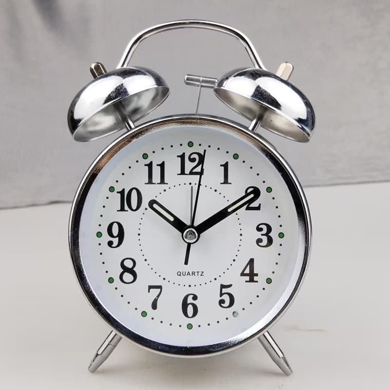 Super loud electroplated silver metal alarm clock for students and children to wake up with fluorescent pointers silent mechanical European alarm clock
