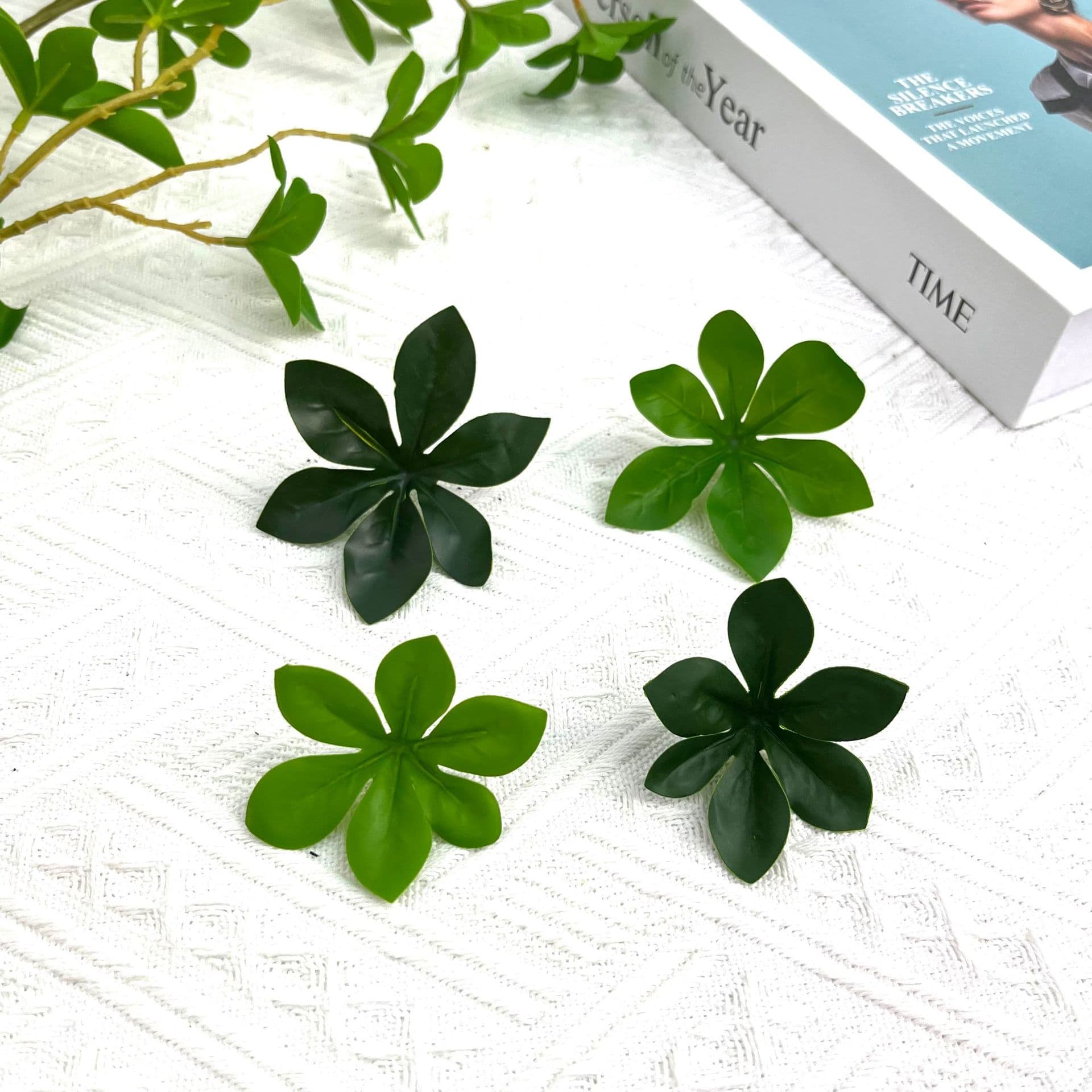 Artificial Japanese Enkianthus Leaf Instagram Viral Multi-petal Leaf Pieris Enkianthus Leaf Indoor Decoration Engineering Landscape