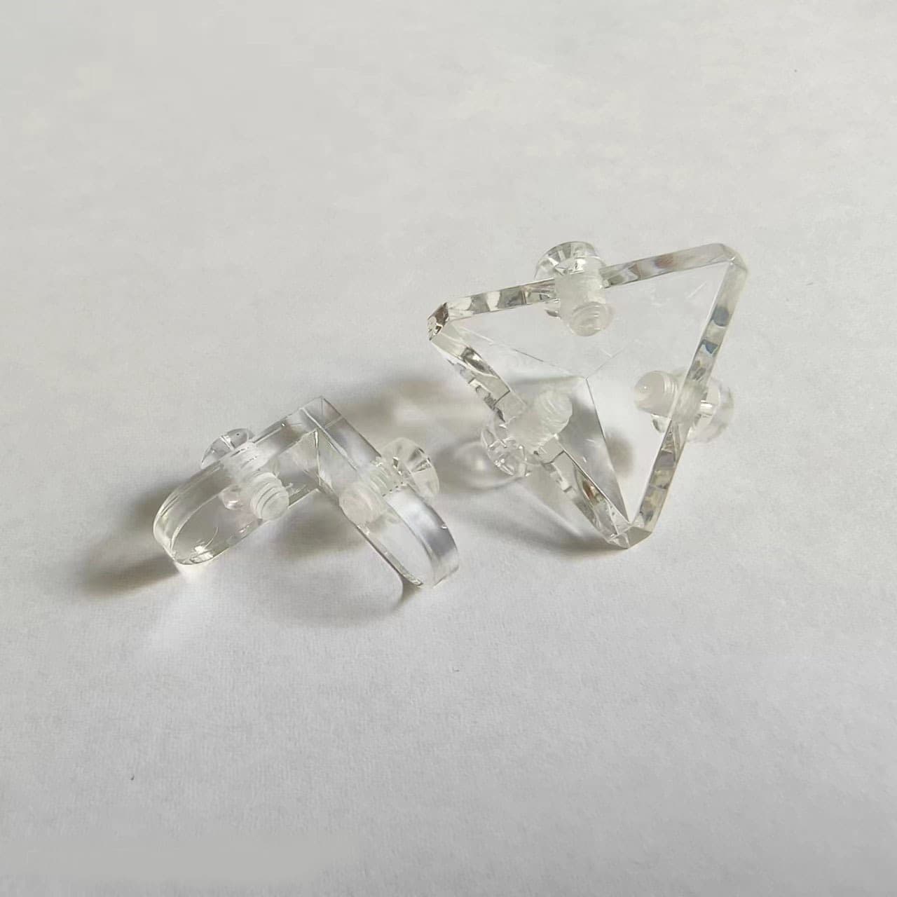 Manufacturer's acrylic plexiglass box fixing buckle, disassembly box, fastening, practical transparent triangular L-shaped corner brackets