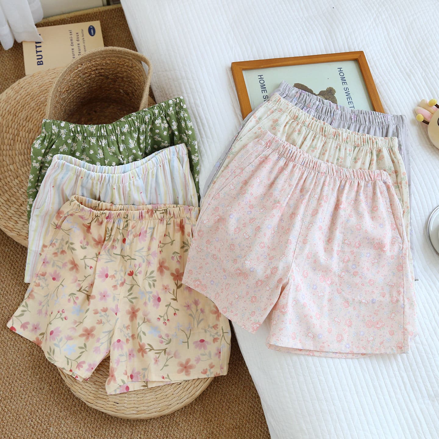 Women's Summer Thin Pure Cotton Gauze Home Pants, Pastoral Floral Home Shorts, Three-Quarter Pants, Beach Pants, Can Be Worn Outside as Sleep Pants