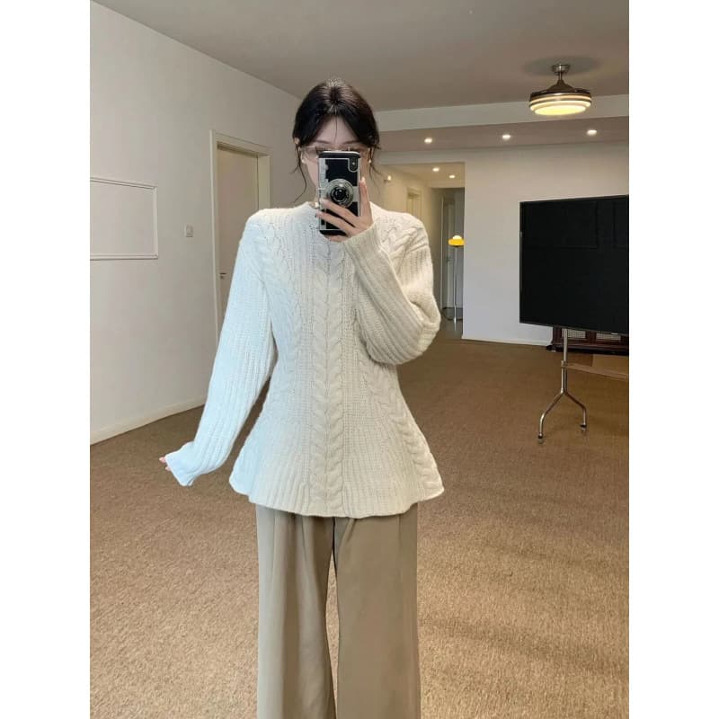 Lazy and gentle style twist round neck knitted sweater for women in autumn and winter, elegant and high-end waist, slimming and good-looking top