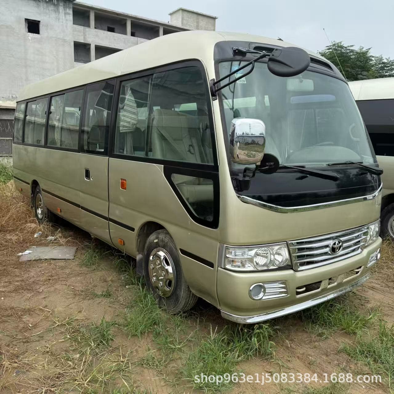 Export used Coaster 19-23 seats bus champagne porcelain enamel automatic door to Africa, North Korea