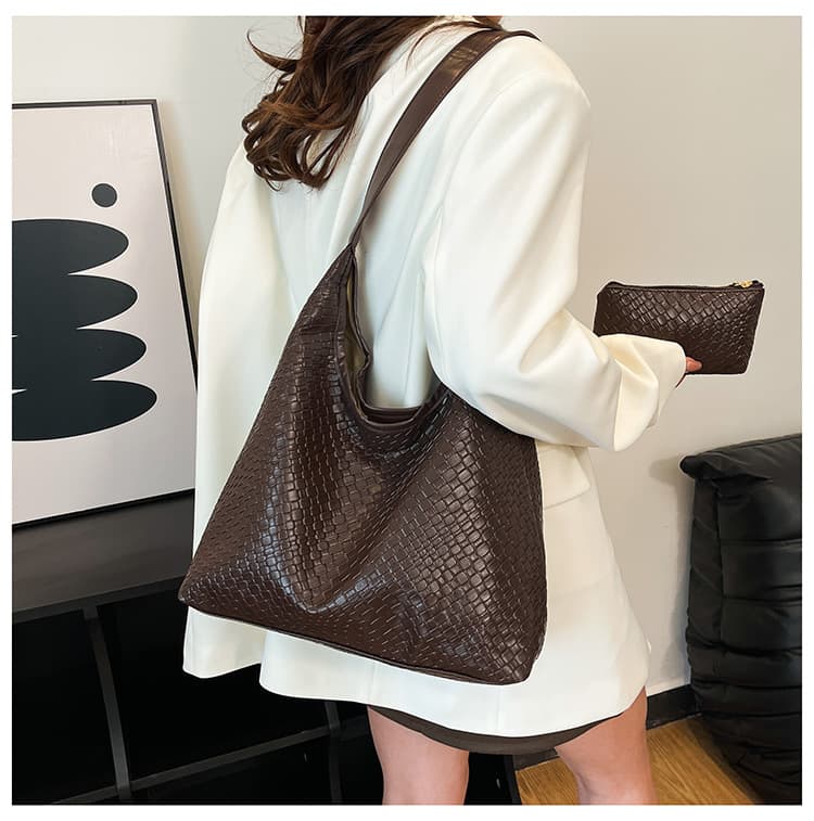 Large-Capacity Retro Woven Bag for Women 2026 New Fashion Versatile High-End Tote Bag Casual Mother-Daughter Shoulder Bag