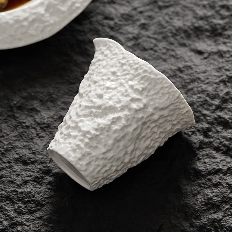 Rock-patterned steak sauce bowl, white ceramic sauce bowl, saucer, condiment cup, coffee cup, milk jug, milk pitcher, milk mixer.