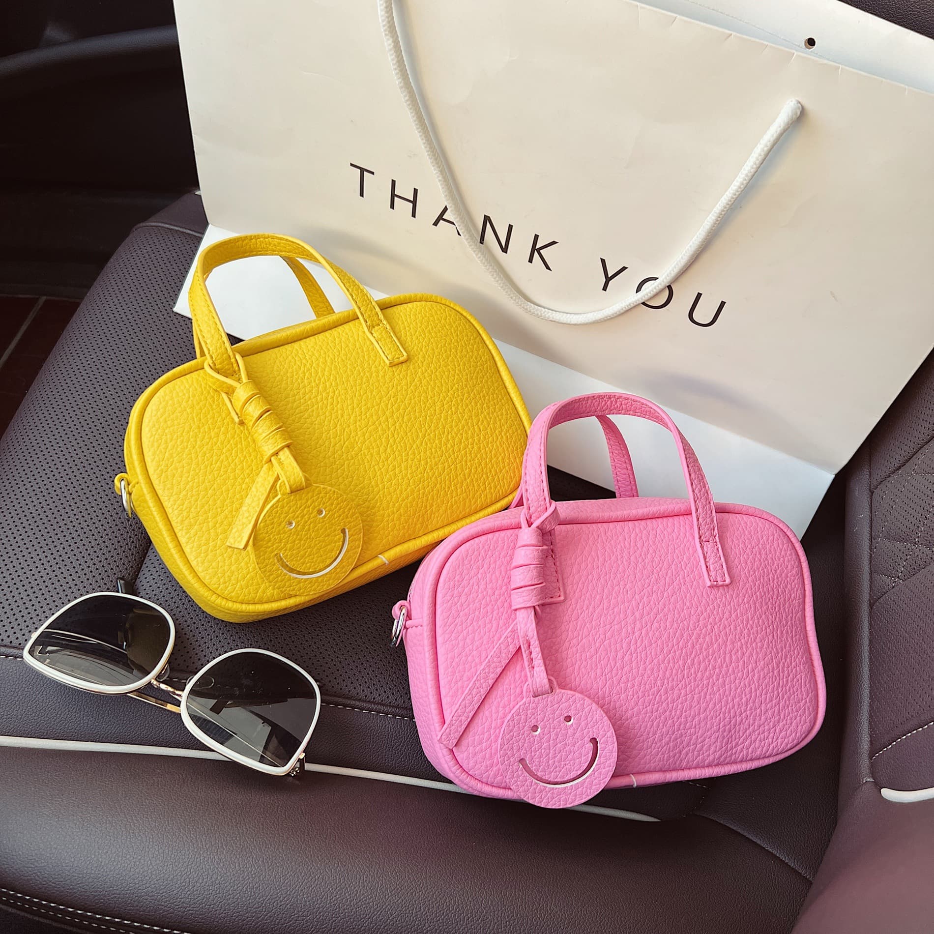 Korean Style Niche Design Mobile Phone Bag Women's 2025 Summer New Portable Crossbody Bag Commuting Simple Shoulder Small Square Bag