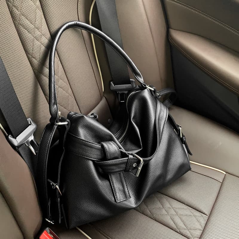 Cross-border retro niche hot girl motorcycle bag crossbody women's bag casual shoulder armpit bag large capacity commuter tote bag