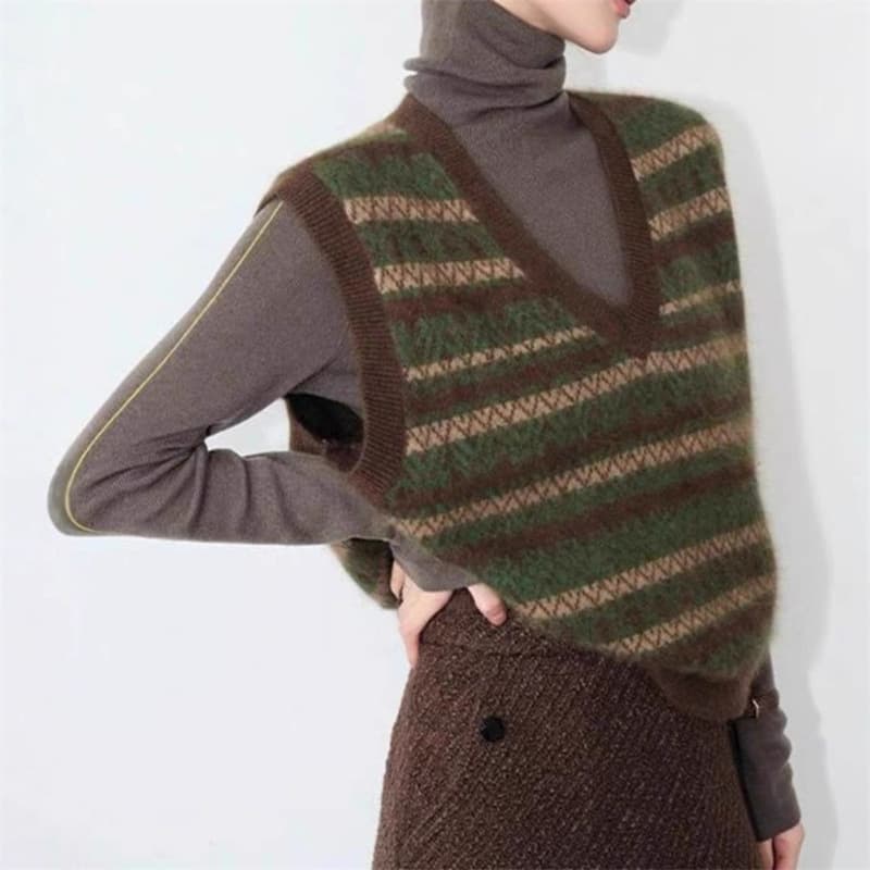 Retro Striped V-Neck Vest Knit Sweater Vest for Women, Autumn/Winter 2025 New, Layering Knit Vest for Petite Figures