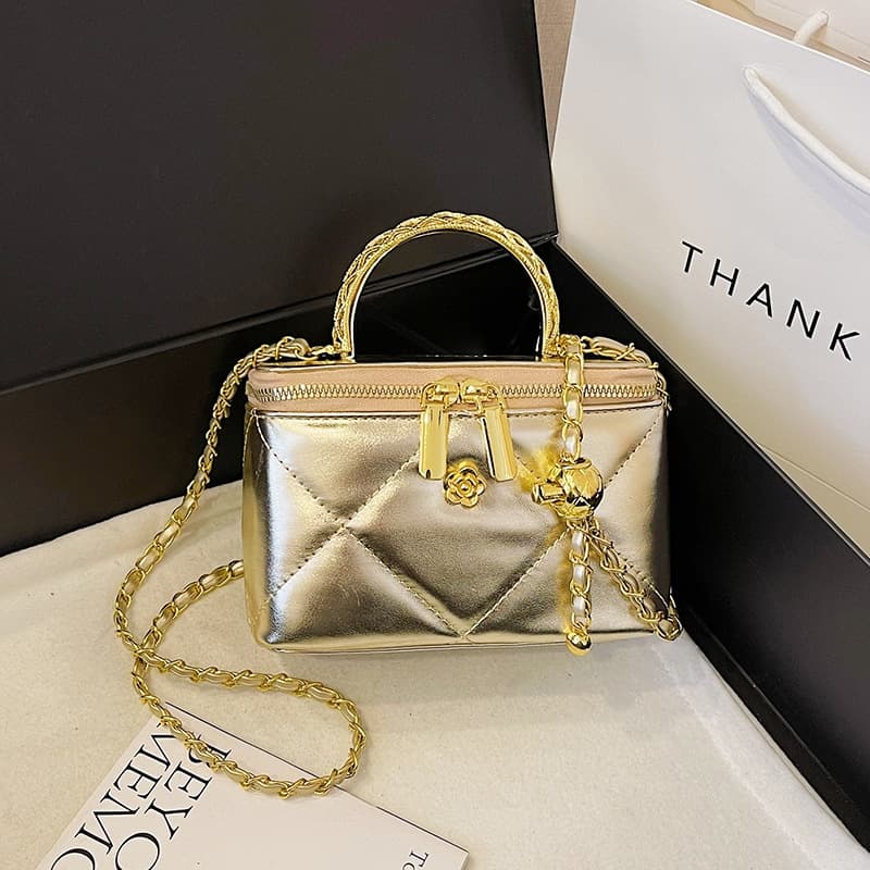 Cross-Border New Cosmetic Bag Xiaoxiangjia Lingge Chain Shoulder Bag Fashion Trend Retro Portable Women's Bag Box Bag
