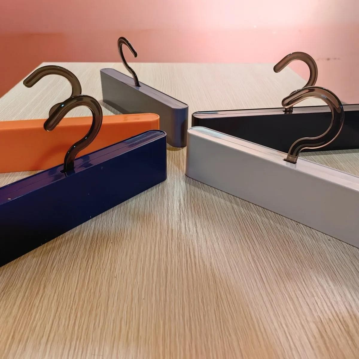 Factory Direct Sale Curtain Fabric Clip Head, Finished Curtain Clip Head, Black and White New Universal High-End