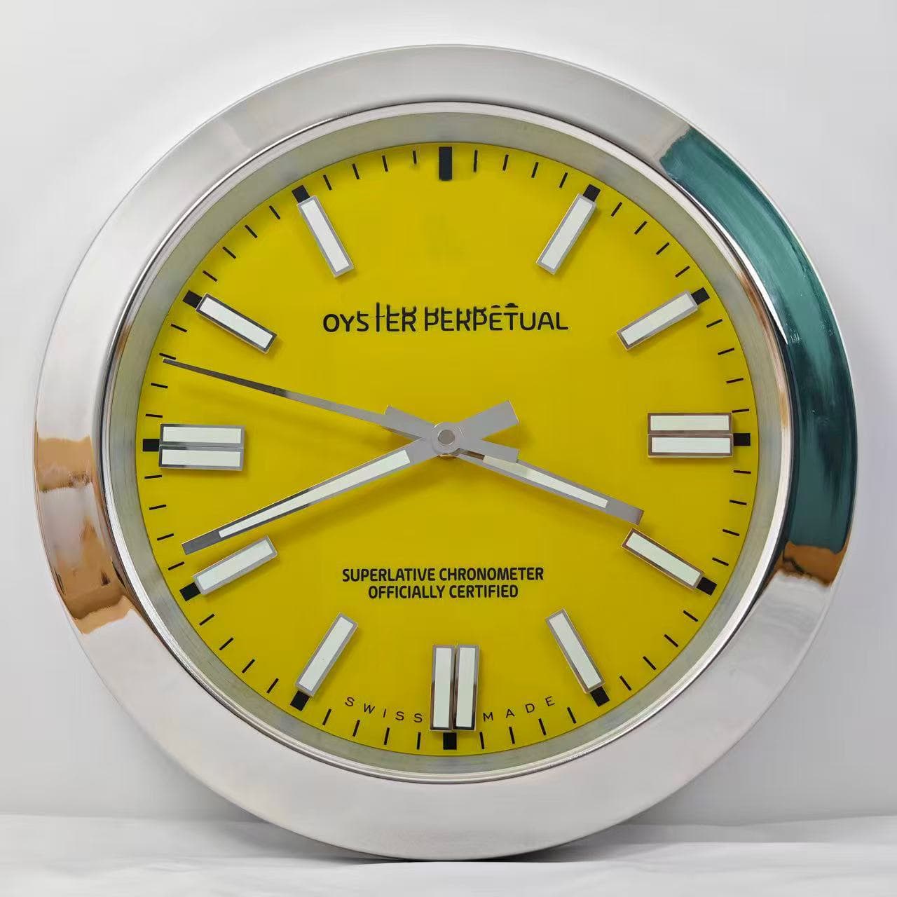 Wall Clock Stainless Steel Square Wall Clock Silent Luminous Needle Decorative Ornament Fashionable European-Style Clock