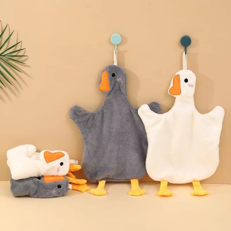 Coral Fleece Cartoon Hanging Hand Towel, New Baby Goose Penguin Pig Design, Export Towel Thickened and Soft