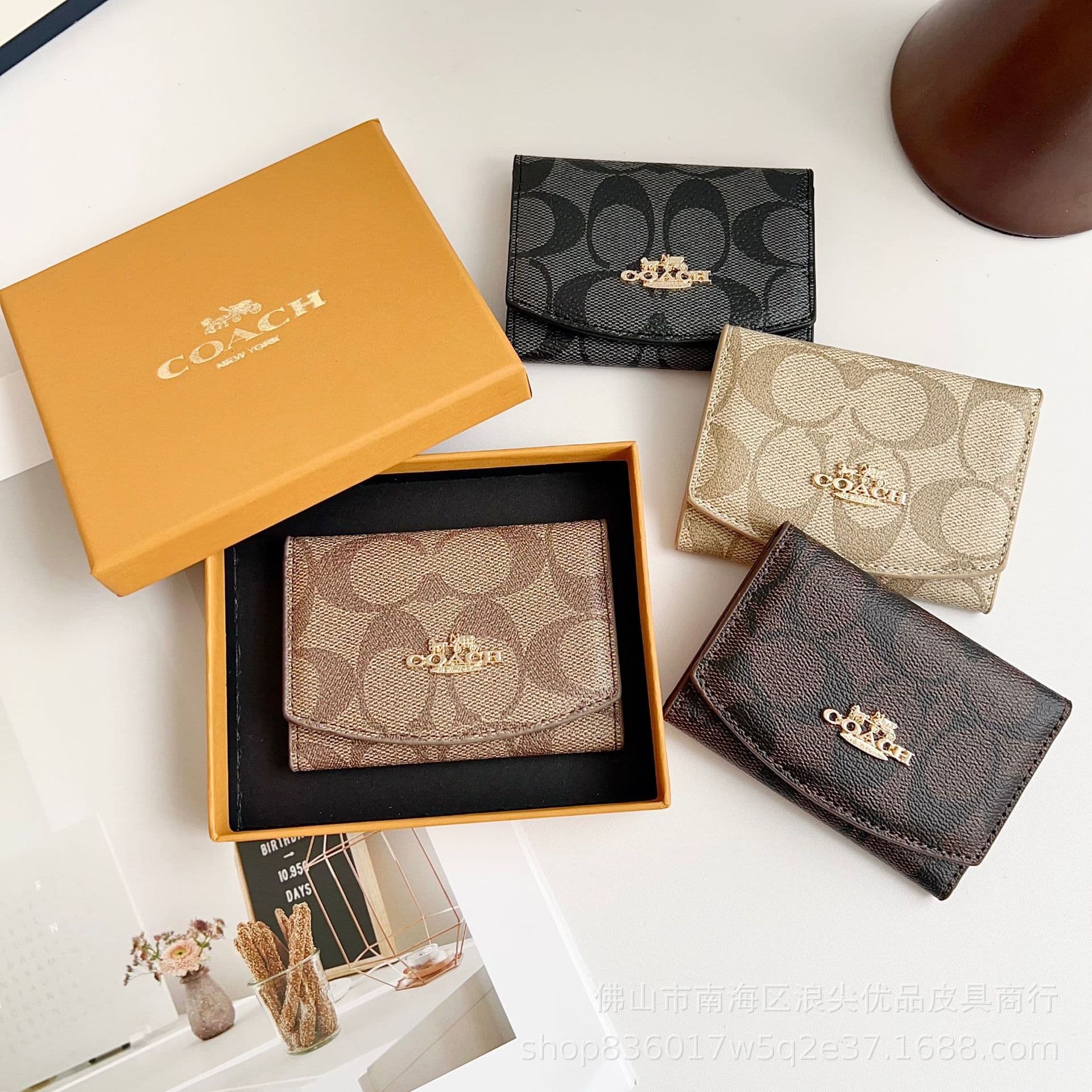 Factory Direct Wholesale Luxury Card Holder Card Case Multi-Slot Trifold Wallet Cross-Border European and American Style Small Fragrance Wallet