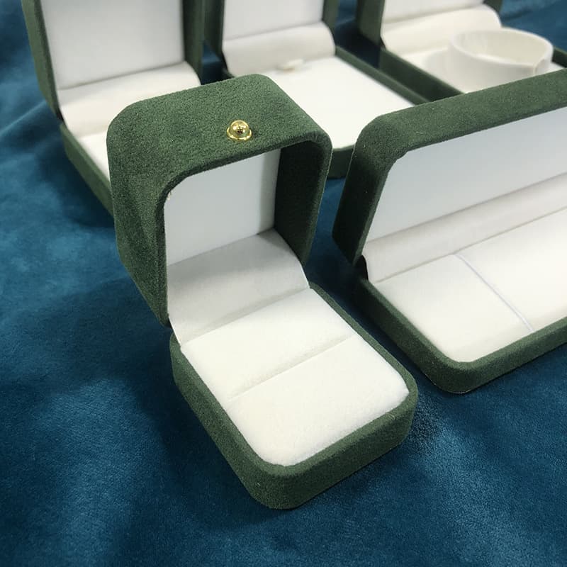 Dark Green Gold Buckle Round Corner Velvet Ring Box Fashion Jewelry Packaging Box Necklace Bracelet Box Jewelry Box Wholesale