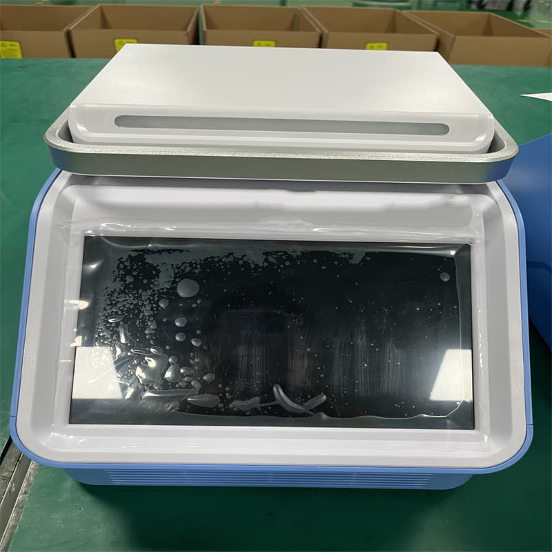 Gradient PCR Gene Amplification Instrument 96-well real-time fluorescence quantitative PCR instrument with 16-well Peltier module.