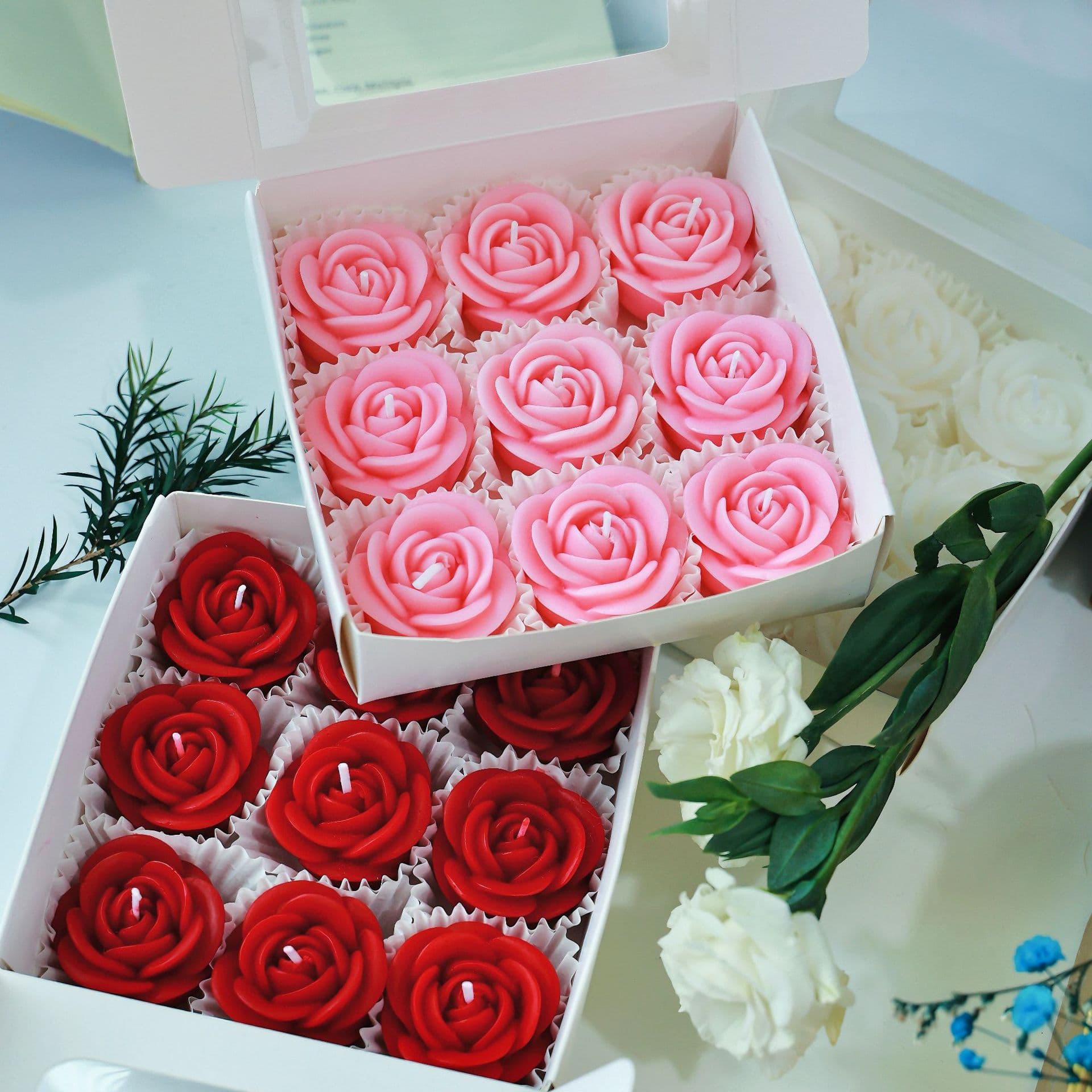 Valentine's Day and Chinese Valentine's Day Handmade Floating Mini Rose Scented Candles for Wedding and Banquet Ambiance, Cross-Border Wholesale