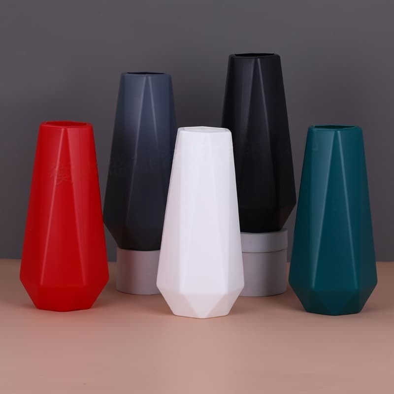Wholesale Creative Flower Arrangement Ornament Indoor Home Decoration Nordic Style Imitation Ceramic Plastic Vase Hydroponic Vase