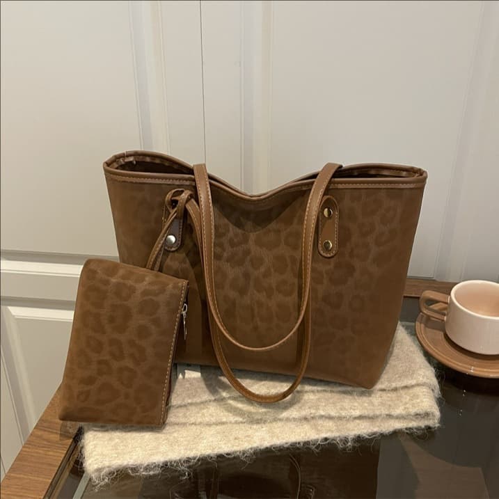 Cross-border Fashion Versatile Leopard Print Tote Bag for Women 2026 New Style Commuter Underarm Bag Korean Version Large Capacity Shoulder Bag
