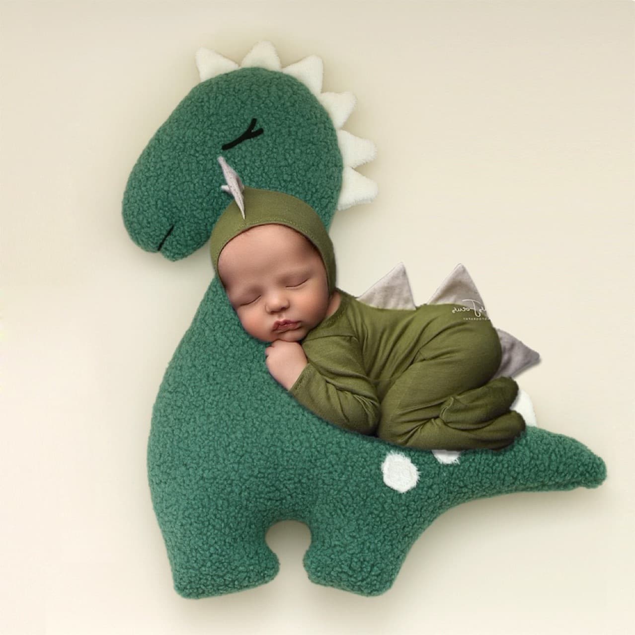 Cross-border newborn full-moon photo props baby dinosaur-shaped auxiliary pillow baby photo full-moon props