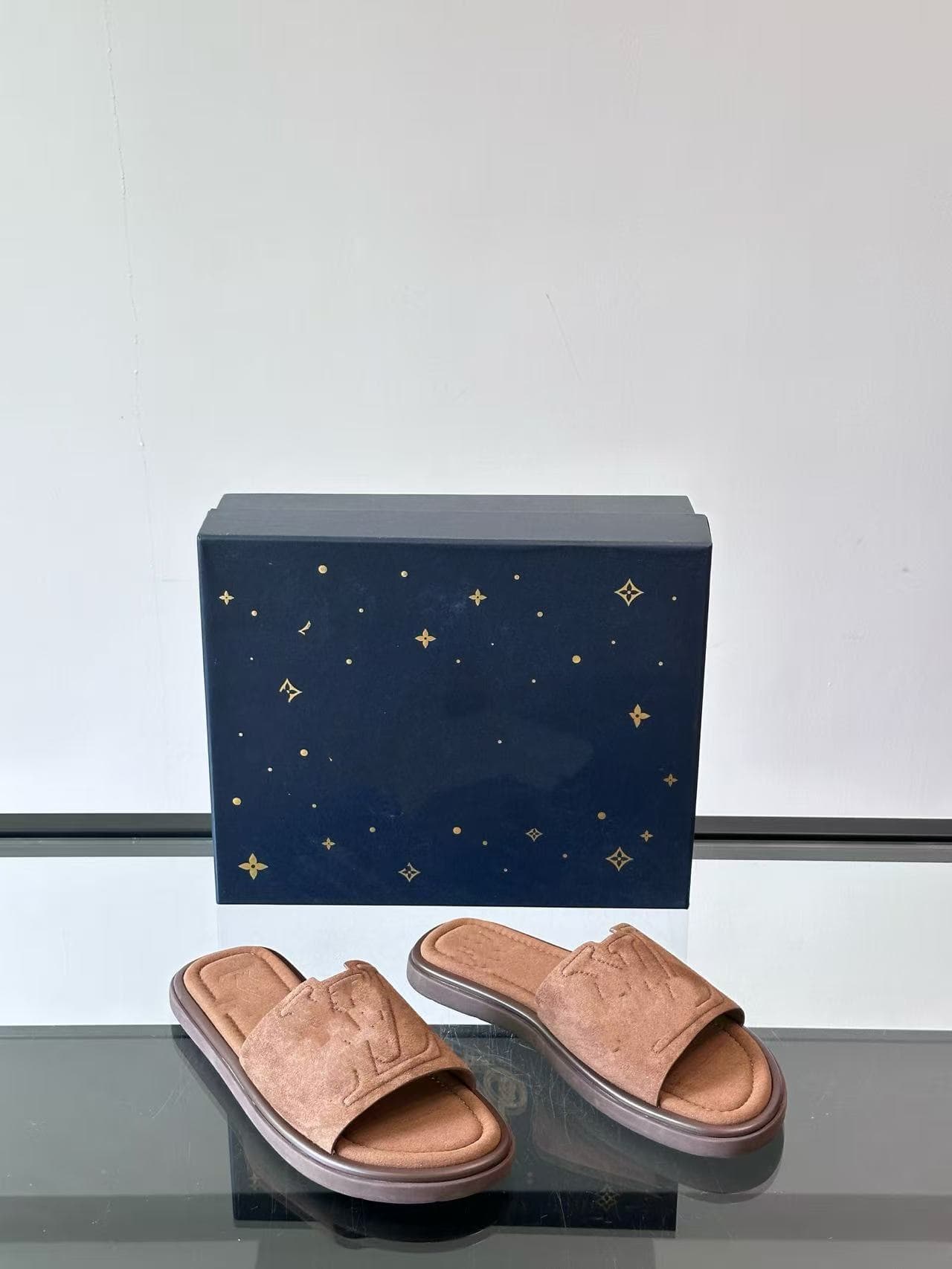 Top Version 2025 New Genuine Leather European Casual Beach Sandals Slippers Outdoor Men's Soft Sole Shoes Cross-border