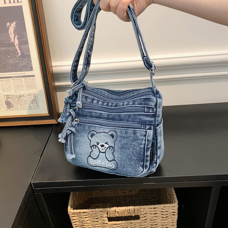 Crossbody bag for women Harajuku style retro versatile embroidered messenger bag multi-compartment lightweight casual literary shoulder school bag