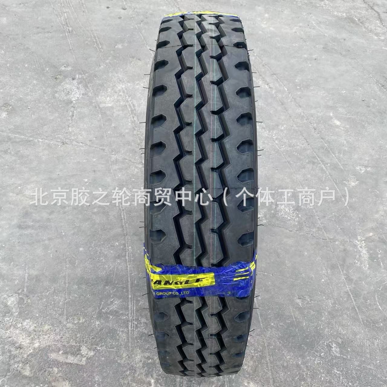 Triangle 825R16-16TR668 All-Steel Light Truck & Bus Tire, Heavy-Duty, Durable, and Wear-Resistant for Specialized Trucks