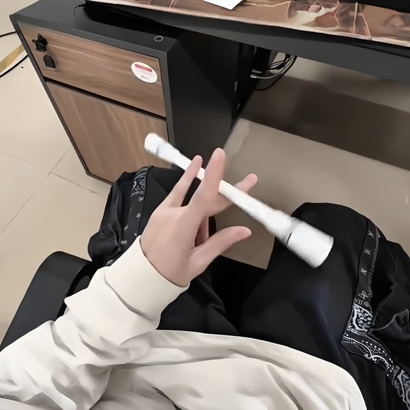 Spinning pen, a writing pen for beginners, elementary school students, stress relief, balance, drop resistance, and entertainment for boys.
