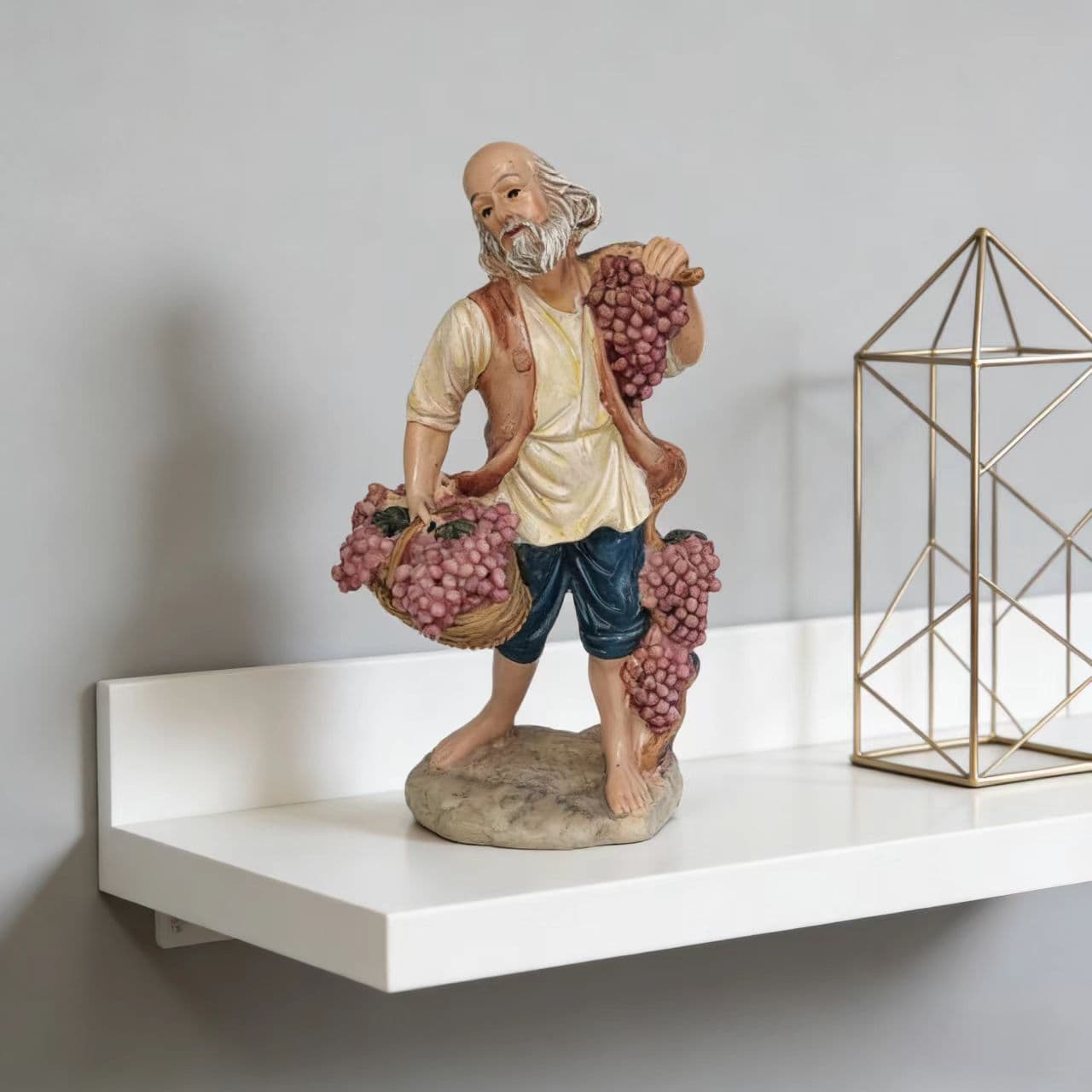 1pc. European-style harvest elder resin statue ornament, grape farmer figurine, home decor craft