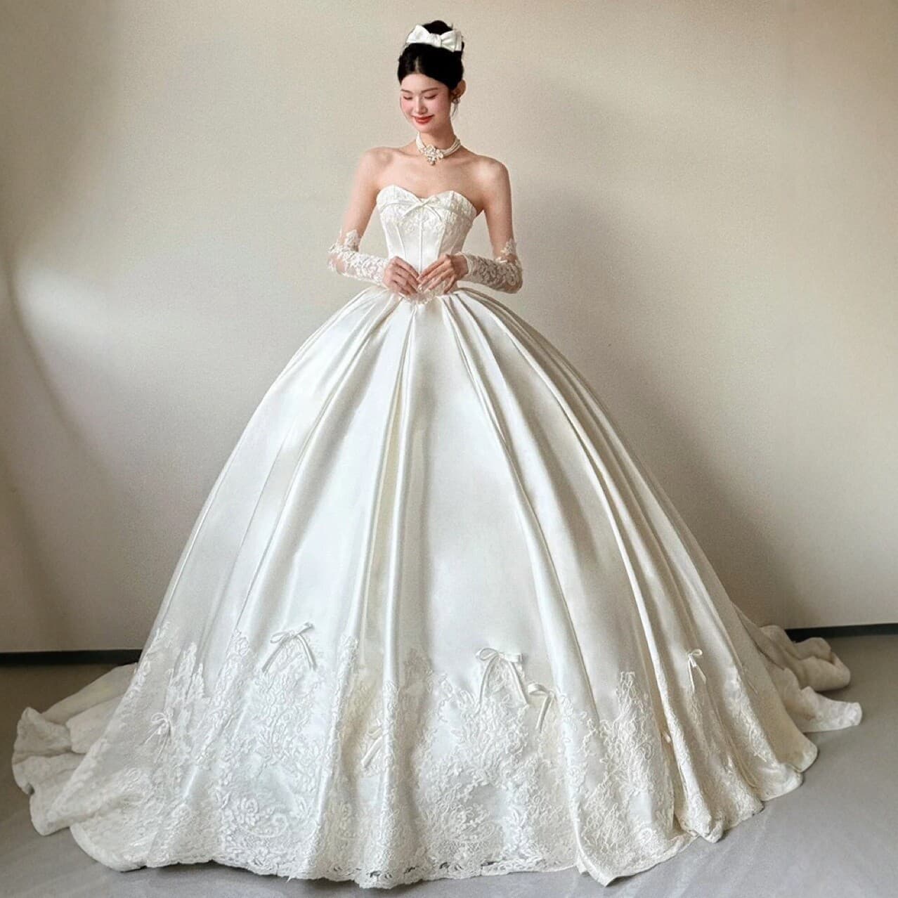 French satin tube top wedding dress 2026 new bridal heavy industry lace trailing main yarn dress slimming to the floor