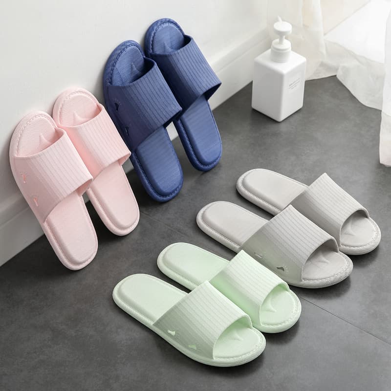 Odor-resistant and quiet home slippers for men, women, and couples, summer indoor bathroom slippers with non-slip, soft soles.
