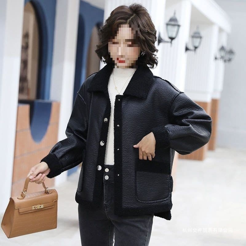Women's trendy autumn and winter fleece-lined short leather jacket, two-way design, made of sheepskin and lamb wool.
