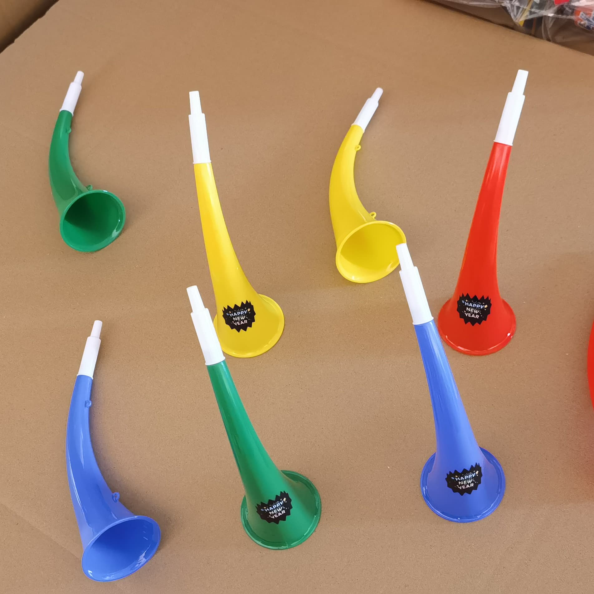 New creative horn curved horn fans cheering plastic horn children's toys concert atmosphere horn