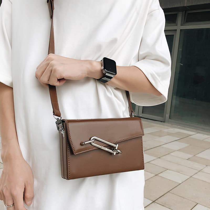 High-end men's crossbody bag, new shoulder bag, trendy brand hard-shell box bag, versatile stylish small square bag, wholesale for women