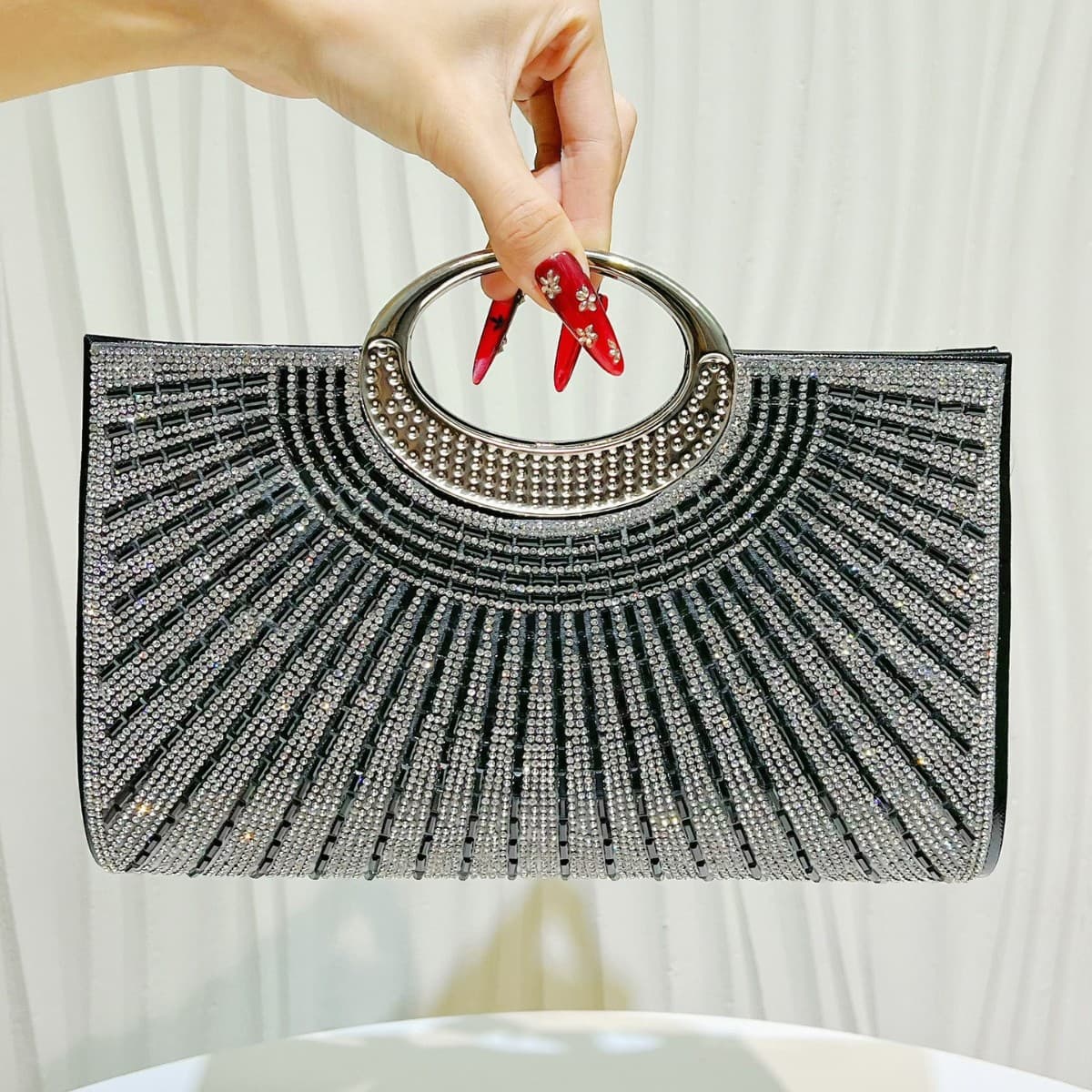 Cross-Border New Style Retro Ring Clutch Bag with High-End Texture and Diamond Embellishments, Sparkling Evening Bag, Party Rhinestone Handbag, Chanel Style