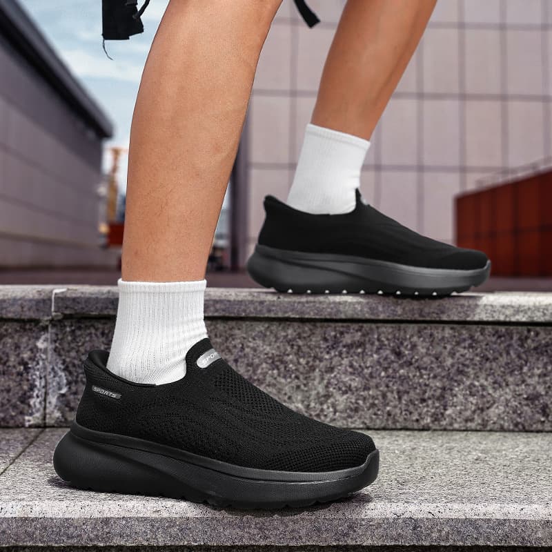 New Cross-Border Lightweight Slip-On Casual Men's Shoes Breathable Flyknit Loafers Men's Source Large Size Men Loafers
