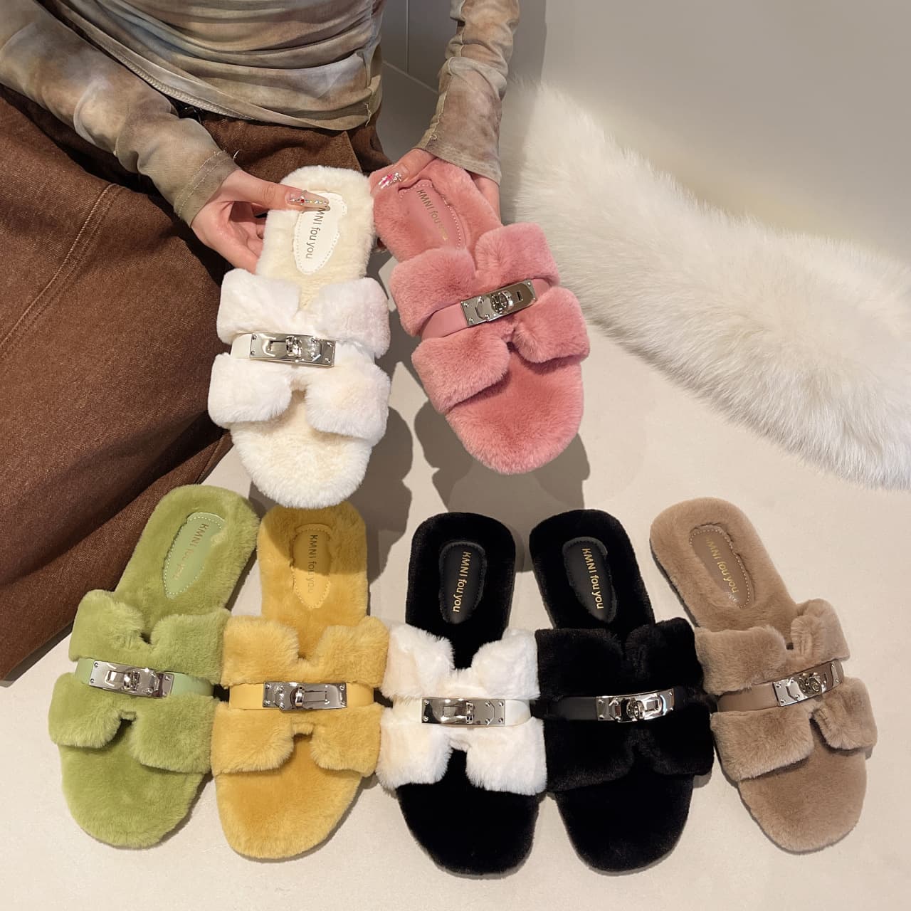 2026 Autumn/Winter New Premium Fur-Trimmed Clogs for Women, Birkenstock-Style with Gold Buckle, Fleece-Lined Warm Cotton Shoes, Fur Slippers