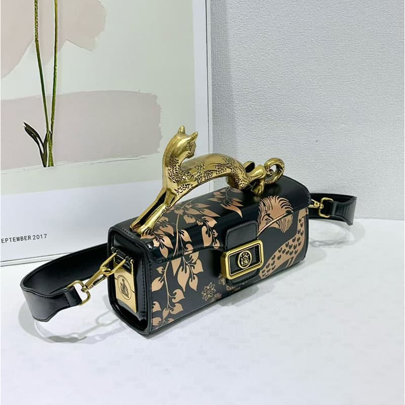 Cross-border foreign trade bags 2026 European and American fashion simple original retro shoulder bag personality hard handle crossbody bag