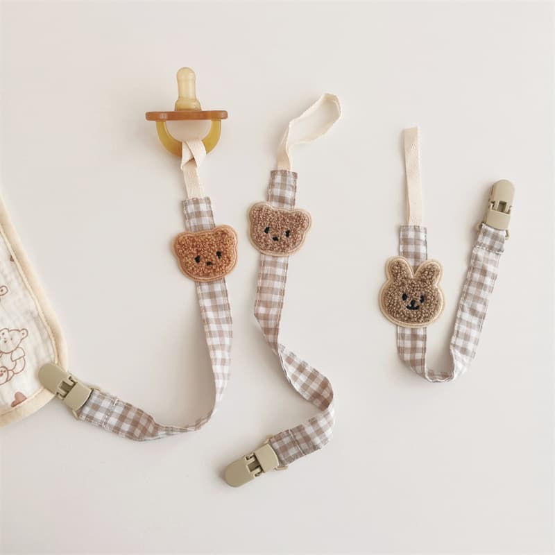 Ins-style cute embroidered bear head baby pacifier clip anti-drop chain pacifier holder toy anti-lost strap