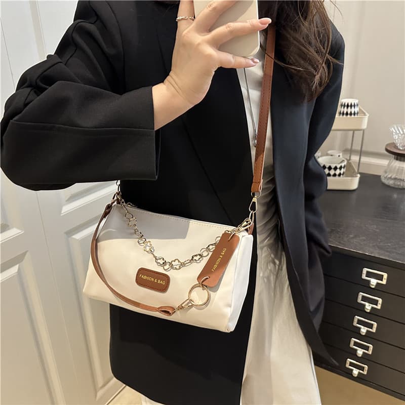 Chain Shoulder Bag for Women, Premium Texture, Fashionable and Versatile Crossbody & Handbag, New Trendy Style
