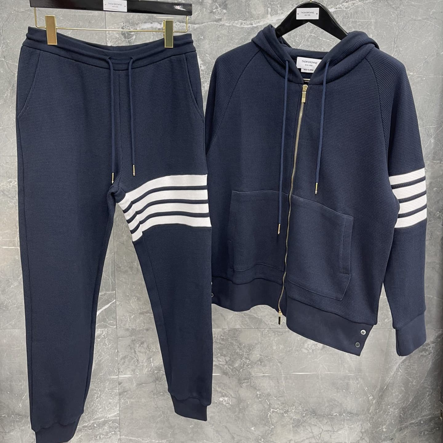 [Factory Store] High-quality waffle men's and women's classic four-stripe navy hoodie and sweatpants suit